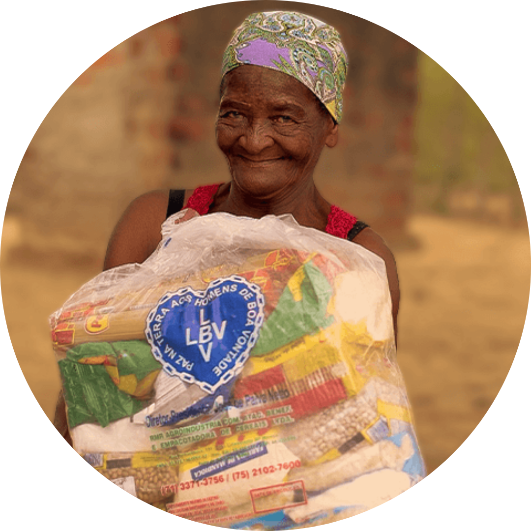 Famílias sendo ajudadas